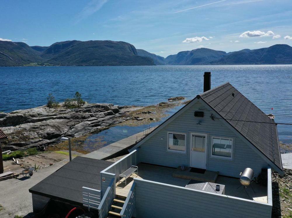 Waerholmen Appartement Lavik  Buitenkant foto